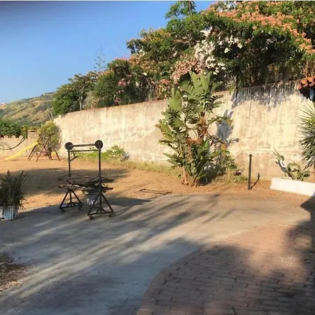 Apartment Residence I Giardini Di Aura